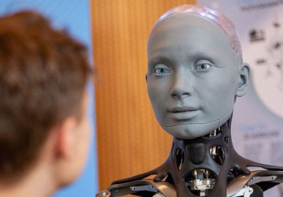 Lejos del fin del mundo, los rumores sobre la inteligencia artificial solo esconden sus impactos reales